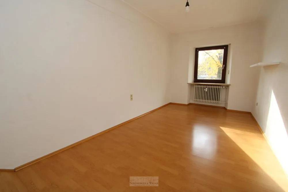 Immobilienangebot - Regensburg - Alle - Gepflegte 3 Zimmer-Altbau-Wohnung in exponierter Lage direkt am Donauufer!